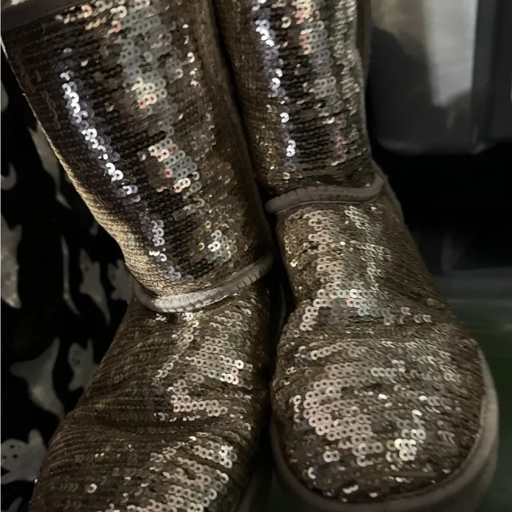 Sz 8 UGG classic short boot- gold sequin bling- EuC - Picture 7 of 15